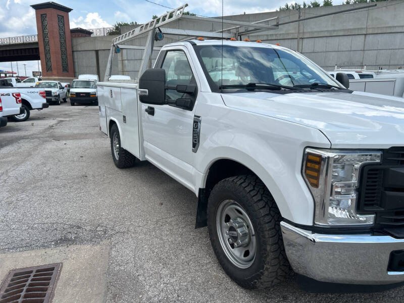ford f-350 super duty chassis cab 2018 1FDRF3E6XJEC82345 image ford f-350 super duty chassis cab 2018 1FDRF3E6XJEC82345 image